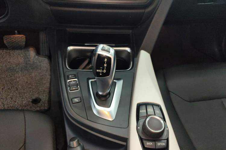 Used BMW 3 Series 2015 320Li Luxury Edition Fashion Model
