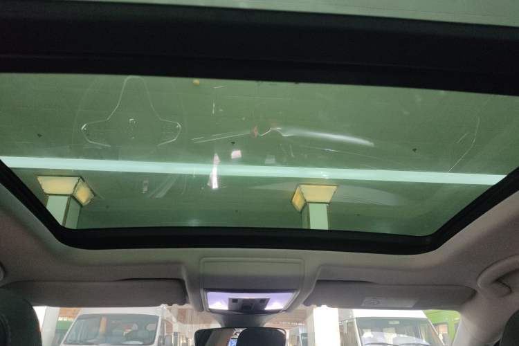 Used Volkswagen Passat 2023 Facelift 330TSI Luxury Edition Headliner