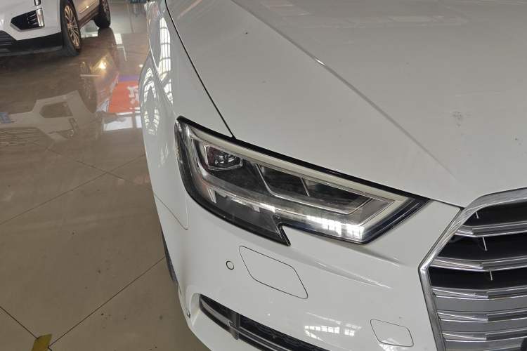Used Audi A3 2020 Sportback 35 TFSI Fashion Edition China VI Emission Standard Right Front Headlight