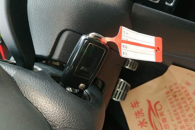 Used Volkswagen Polo 2014 1.6L Automatic Luxury Edition Interior 1