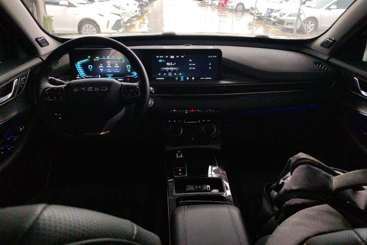Used EXEED Zhuifeng C-DM 2022 1.5 TCI-DHT 105 km "Chengfeng Qi" Edition Center Console