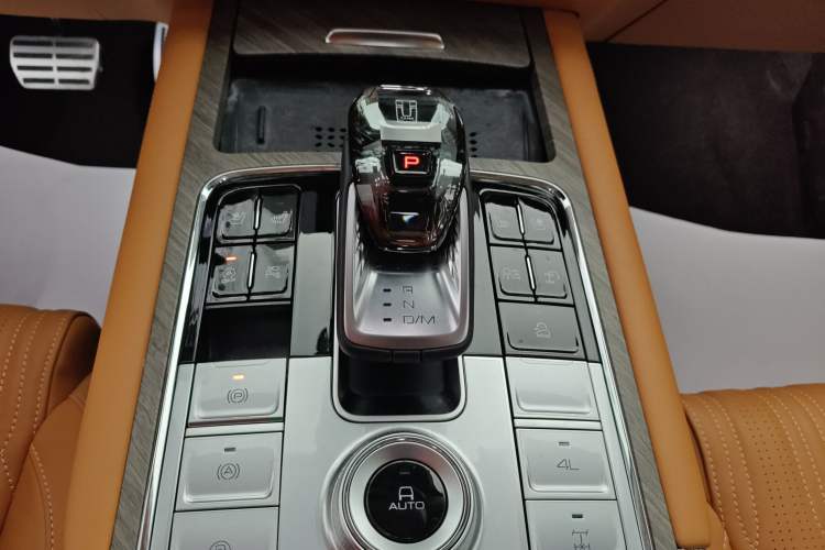 Used Tank 500 2023 3.0T Business Edition "Creation" Style 5 Seats Gear Lever