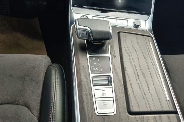 Used Audi A6L 2023 Revised Edition 45 TFSI quattro Prestige Dynamic Version Gear Lever