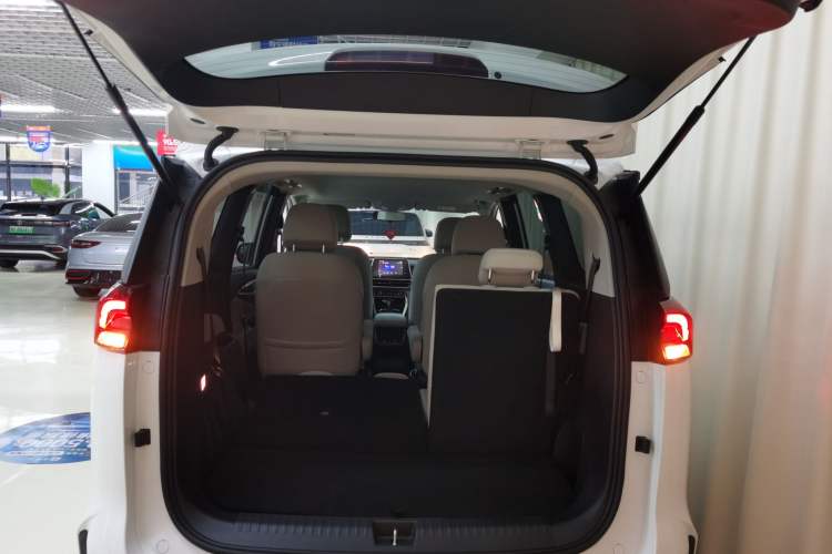 Used SAIC MAXUS Dajia 5 2022 430 km Elite Version 7-Seater
