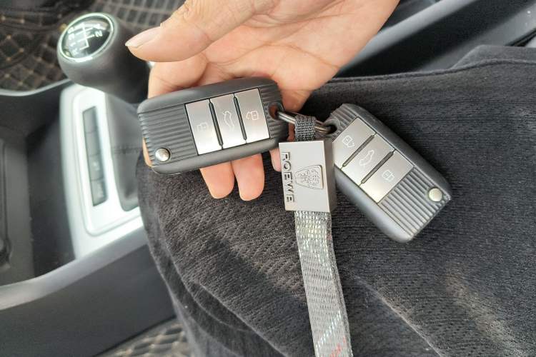 Used Roewe i6 2020 PLUS 1.6L Manual 4G Connect Glory Flagship Edition