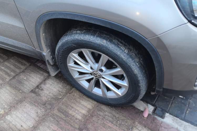 Used Volkswagen Tiguan 2015 1.8TSI Automatic Two-Wheel Drive Comfort Edition Right Front Wheel Hub