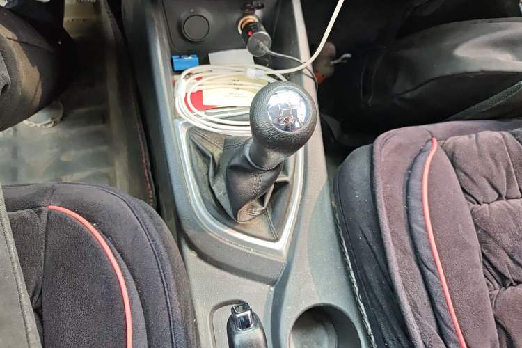 Used Chana Ounuo S 2023 1.5L Deluxe Edition Dual-Steaming Air-Conditioned Passenger Van JL473QG 7 Seats
