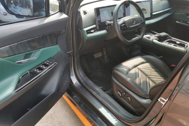 Used CHANGAN UNI-T 2023 2nd Generation 1.5T Sport Edition Flagship Version