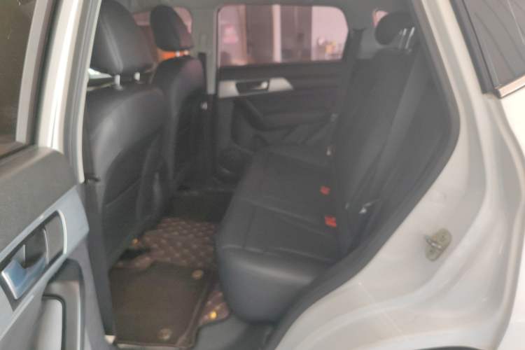 Used Haval H2 2018 Chuanxiang Edition Blue Badge 1.5T Manual Two-Wheel Drive Fashionable Model