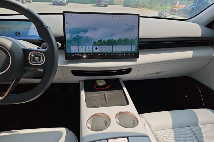 Used Baojun Enjoy 2025 Plug-in Hybrid 140km Luxury Edition Audio And AC Panel