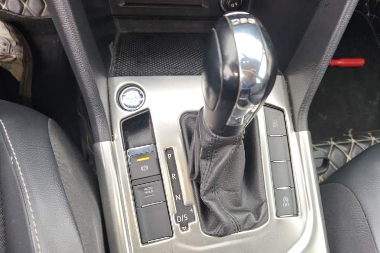 Used Volkswagen Tiguan L 2018 Revised Version 330TSI Automatic Two-Wheel Drive Trendy Edition
