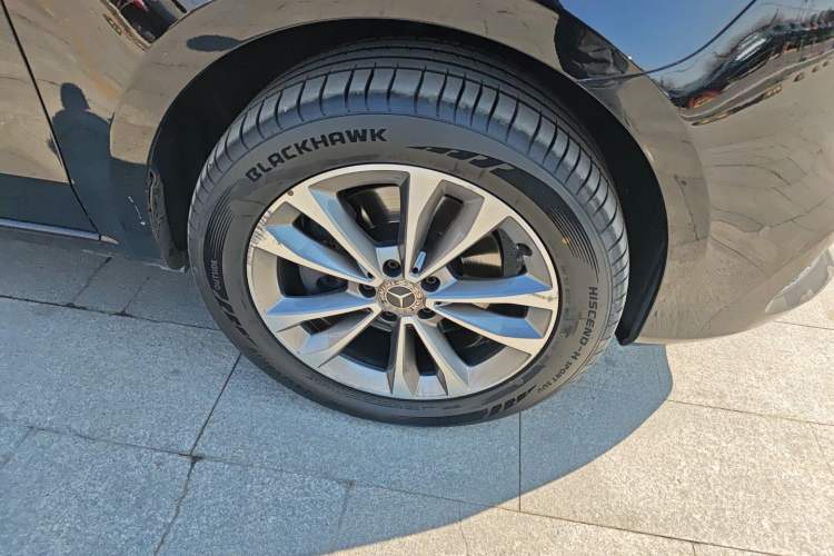 Used Mercedes-Benz V-Class 2020 V 260 Avantgarde Edition Right Front Wheel Hub