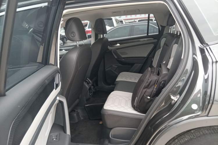 Used Volkswagen Tayron 2023 330TSI Two-Wheel-Drive Luxury Plus Advanced Version
