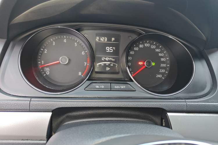 Used Volkswagen Lavida 2015 230TSI DSG Comfort Edition Instrument Cluster