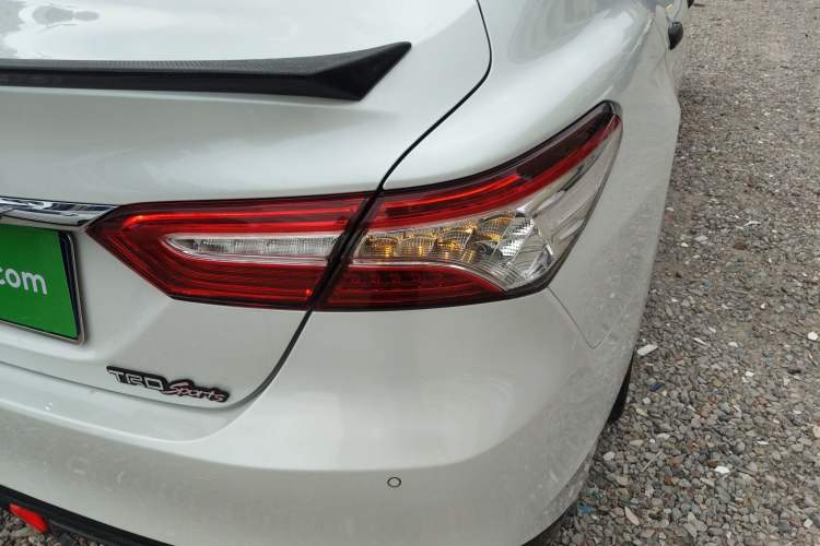 Used Toyota Camry 2019 Revised Version 2.0G Luxury Edition Exterior 3