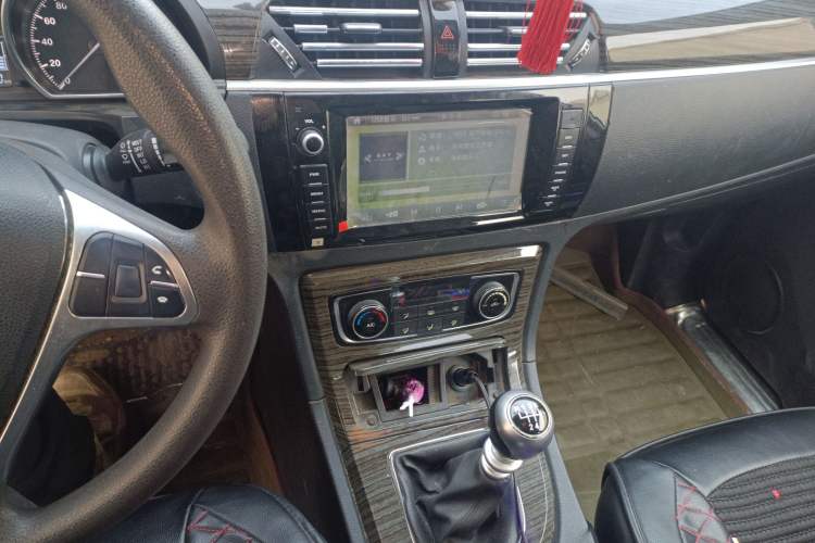 Used Zotye T600 2016 1.5T Manual Luxury Model Audio And AC Panel