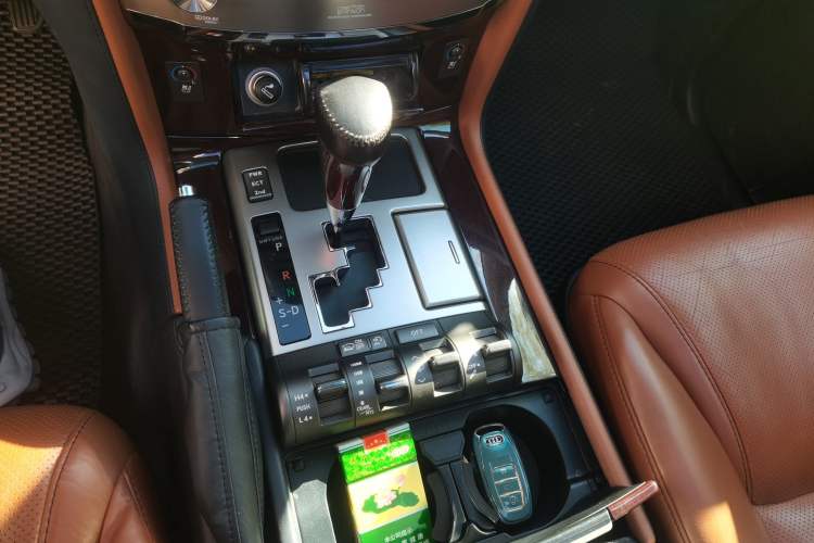 Used Lexus LX 2013 570
