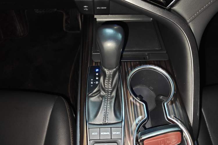 Used Toyota Camry 2019 Revised Version 2.5G Luxury Edition Gear Lever