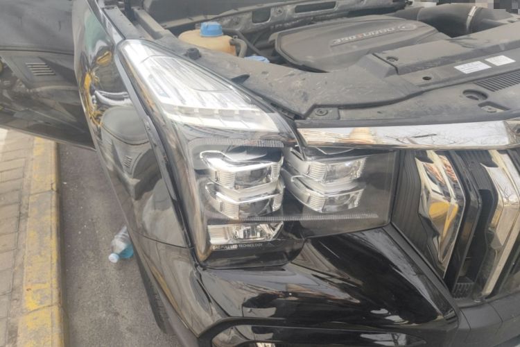 Used GAC Trumpchi GS8 2020 GS8S 390T Two-Wheel Drive Prestige Edition Right Front Headlight