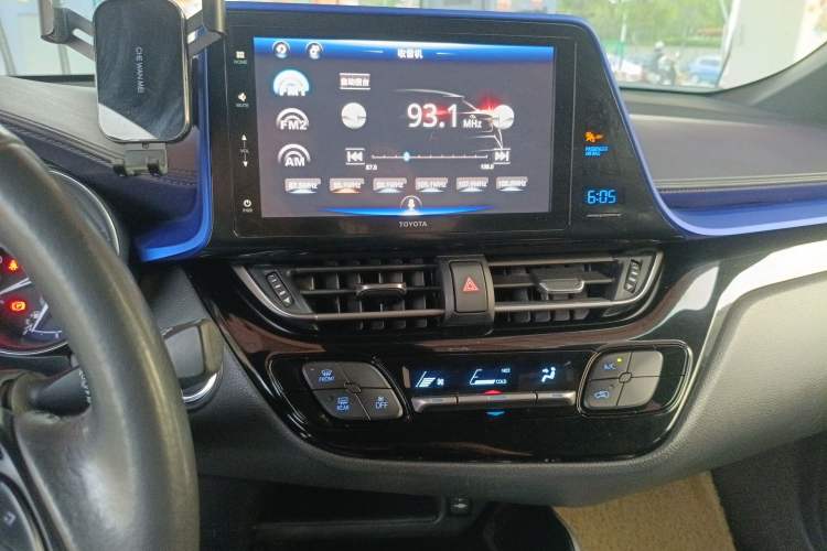 Used Toyota IZOA 2018 2.0L Yichi Version China VI Standard Audio And AC Panel