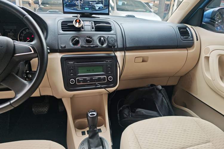 Used Skoda Fabia 2014 1.4L Automatic Crystal Edition