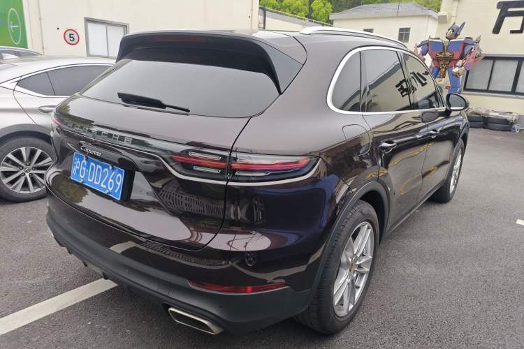 Used Porsche Cayenne 2018 Cayenne 3.0T Rear Right 45 Deg