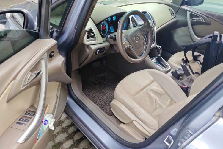 Used Buick GT 2011 GT 1.8L Automatic Fashion Edition Leather Model