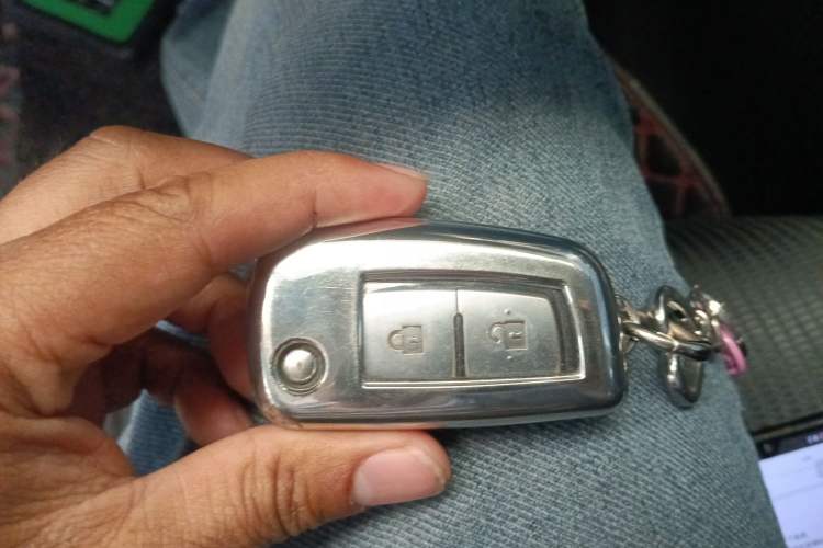 Used Nissan Tiida 2016 1.6L CVT Cool Dynamic Edition Vehicle Key