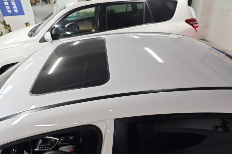 Used Hyundai Celesta 2017 1.6L Automatic Yueshin Edition DLX Roof