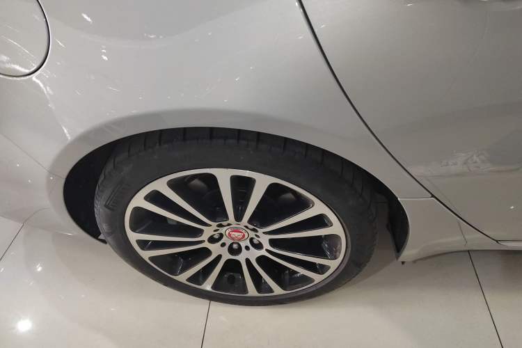 Used Jaguar XFL 2024 2.0T P250 Two-Wheel Drive Prestige Luxury Edition