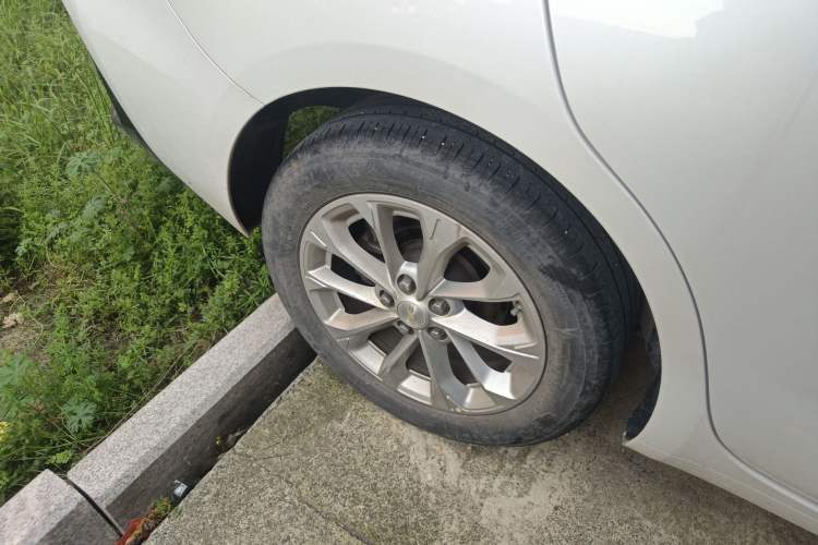 Used Chevrolet Monza 2024 1.5L Dual-Clutch Enjoyment Edition Right Rear Wheel Hub