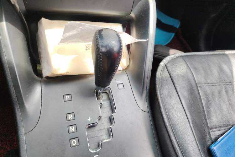 Used Hyundai ix35 2012 2.0L Automatic Two-Wheel Drive Elite Edition GLS Gear Lever