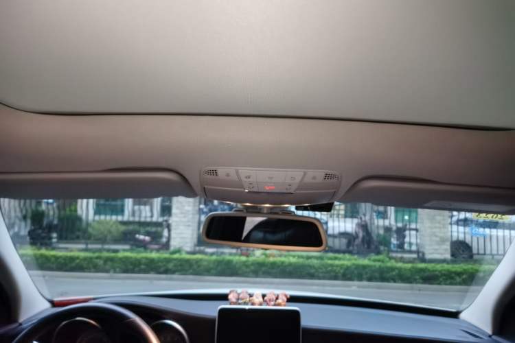 Used Mercedes-Benz C-Class 2015 C 200 L Sport Edition Headliner