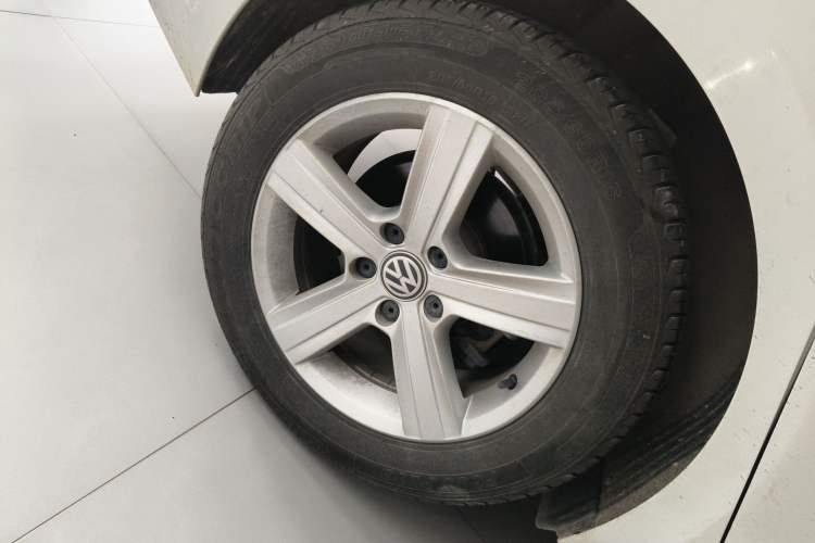 Used Volkswagen Lamando 2017 230TSI Manual Trend Edition
