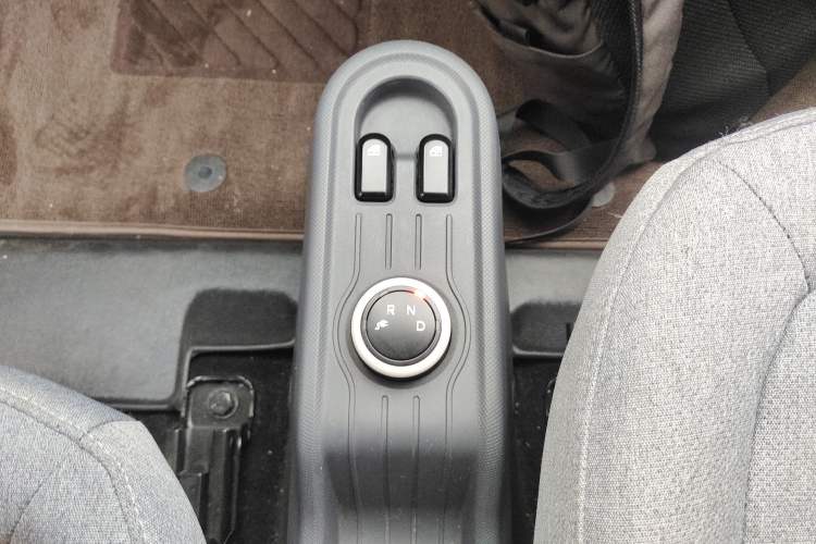 Used Wuling Hongguang MINIEV 2021 Macaron Premium Model – Lithium Iron Phosphate Gear Lever