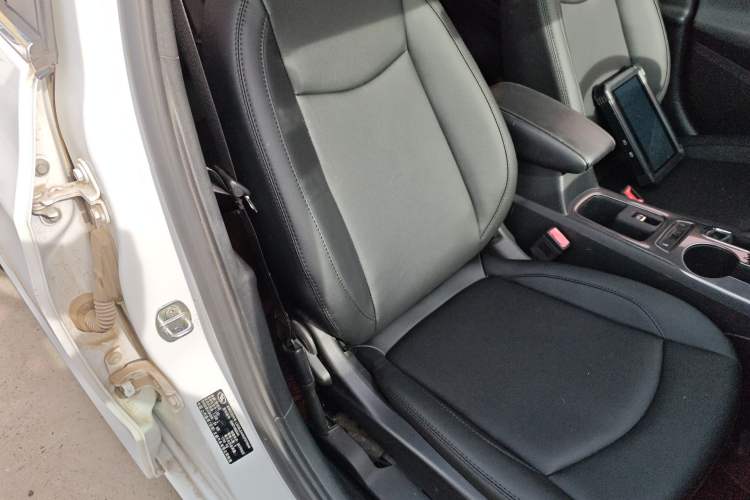 Used Chevrolet Cruze 2017 1.5L Automatic Pioneer Sunroof Edition
