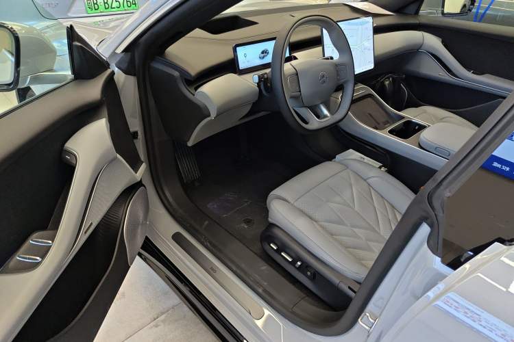 Used Nio ET5T 2025 75 kWh Touring Driver Seat