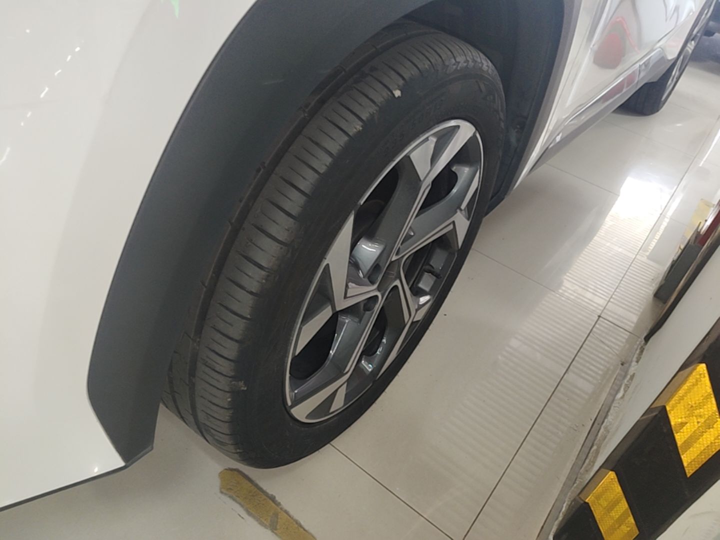 Geely Auto FX11 2023 1.5TD DCT Prestige Edition — снимка 10