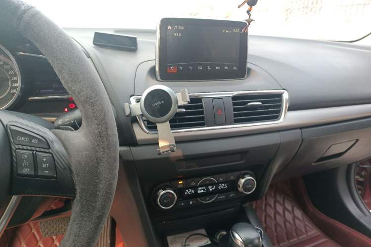 Used Mazda Mazda 3 Axela 2016 Sedan 2.0L Automatic Sport Model
