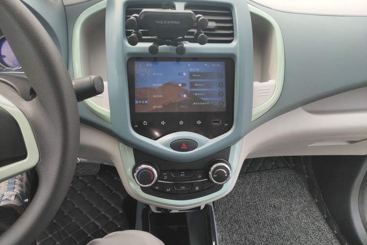 Used CHANGAN Benni E-Star 2021 National Edition Colorful Version Lithium Iron Phosphate (31.86 kWh) Audio And AC Panel