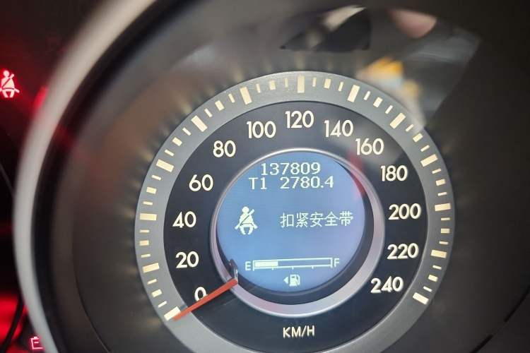 Used Bestune X80 2015 2.0L automatic comfort version Odometer Close Up