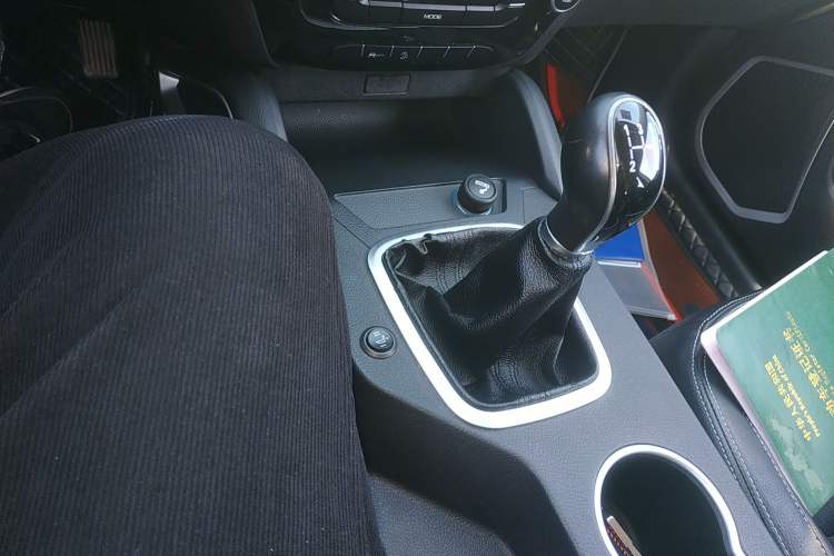 Used Geely Auto Vision X6 2016 1.8L Manual Luxury Model