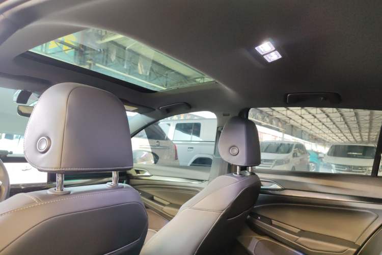 Used Volkswagen Golf 2023 Facelift 280TSI DSG R-Line Lite