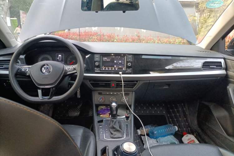 Used Volkswagen Lavida 2019 1.5L Automatic Comfort Edition China VI Standard Center Console