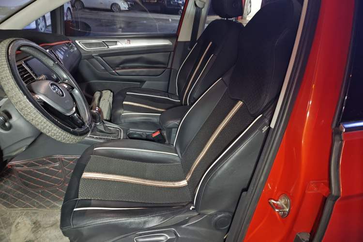 Used Volkswagen Golf Sportsvan 2016 230TSI Automatic Trend Edition
