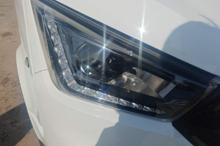 Used JMC Transit 2021 2.8T Space King Taurus Long Wheelbase Mid-Height Rear Single Tire – Step 6-Seater Diesel Euro VI JX493 Right Front Headlight