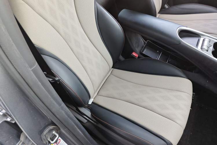 Used BYD Dolphin 2023 420 km Free Version
