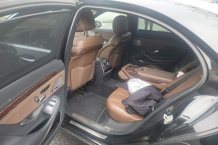 Used Mercedes-Benz S-Class 2017 S 400 L Left Rear Seat