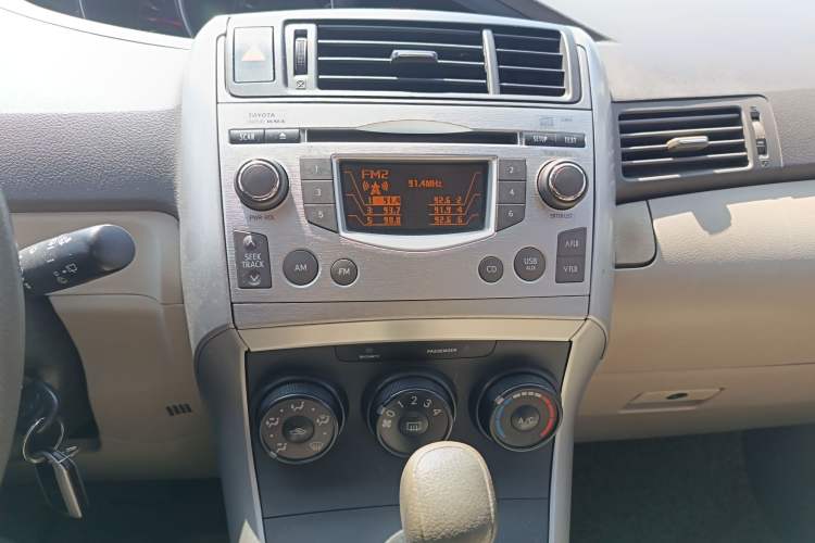 Used Toyota Verso 2011 180E CVT Elite Edition Audio And AC Panel