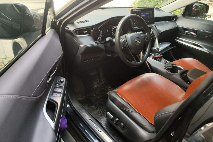 Used Toyota Harrier 2023 2.0L CVT Two-Wheel Drive Deluxe Edition Driver Seat
